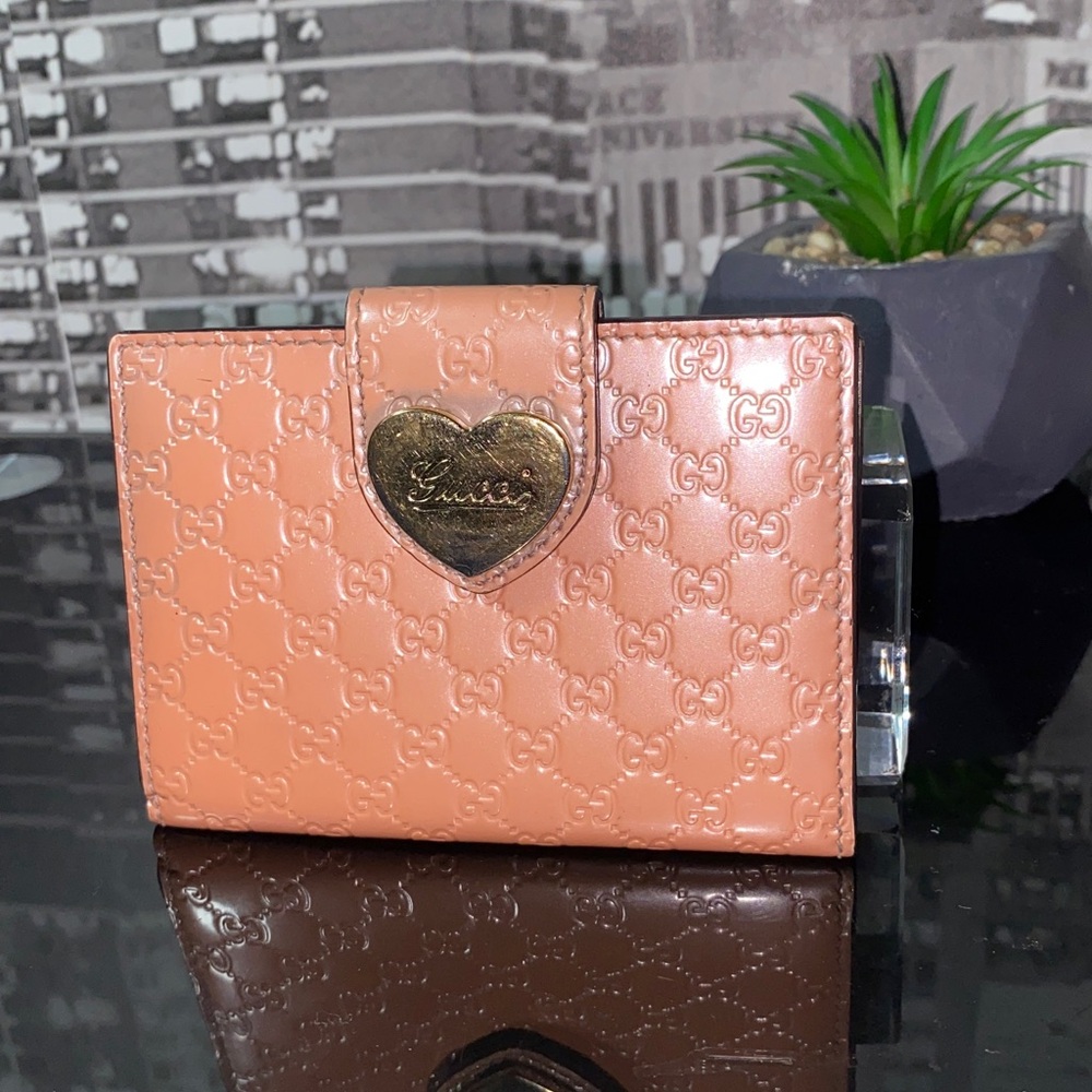 Authentic Gucci Micro GG Guccissima Heart Card Holder - Picture 3 of 12